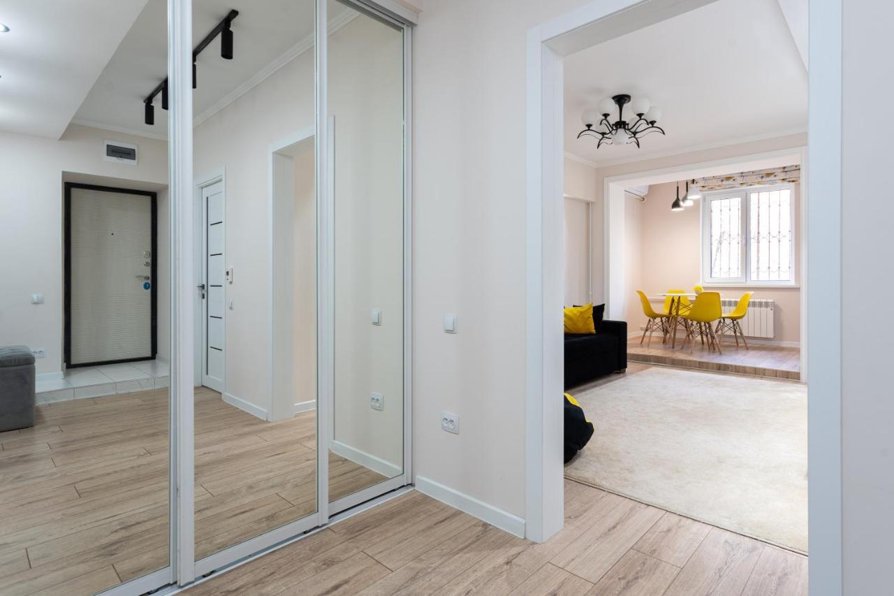 Senate Square Apartment Ташкент Екстер'єр фото